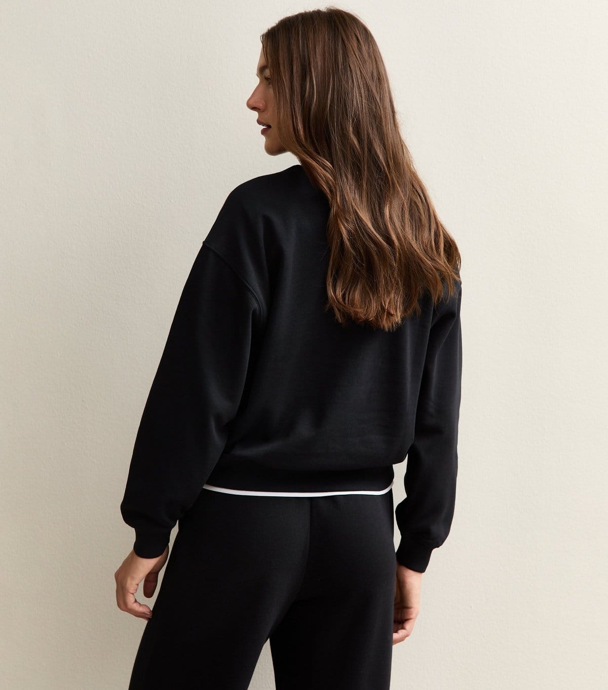 New Look Women's Black Relaxed Crew Neck Sweatshirt New Look - 4