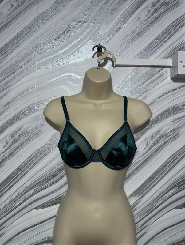 ASOS Design 32DD | Asos Design Emerald Green Satin & Mesh Plunge Bra | NWOT
