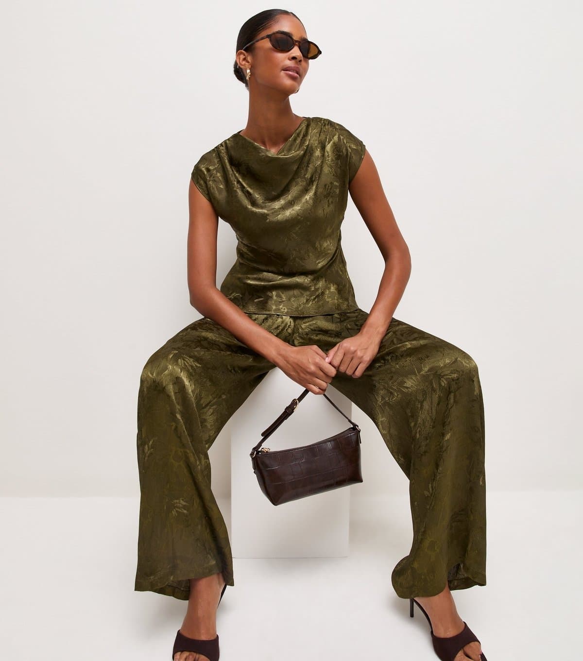 New Look Women's Dark Khaki Jacquard Satin Wide Leg Trousers New Look
