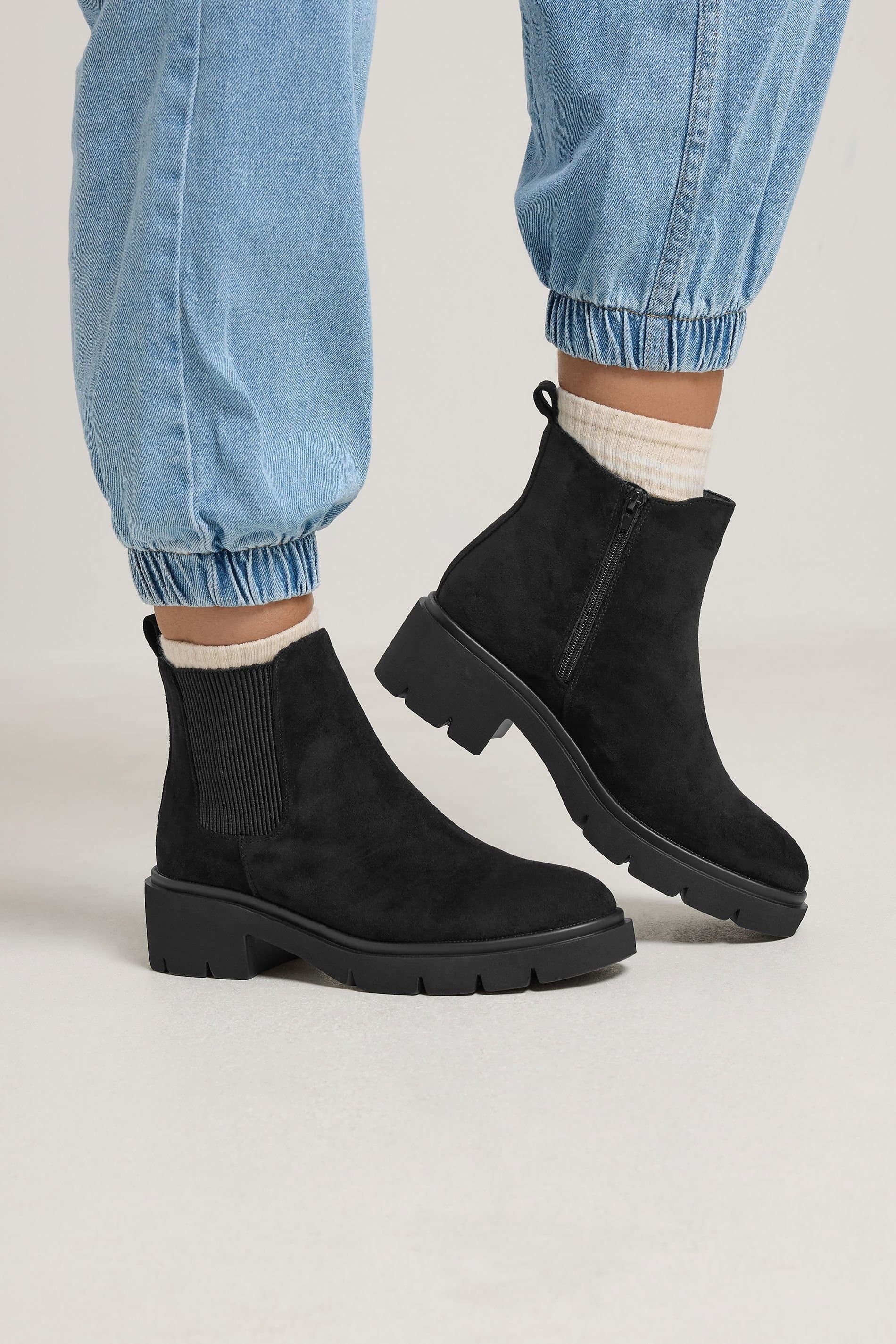 Yours Yours Women's Cleated Chelsea Boot In Wide E & Extra Wide EEE Fit in Black