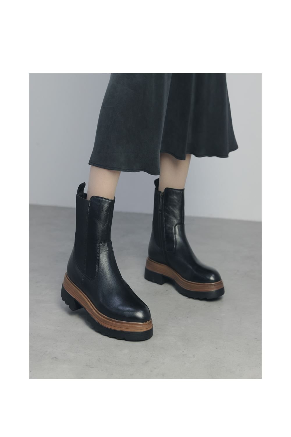 Moda In Pelle Moda In Pelle Women's 'Omri' Leather Ankle Boots in Black - 2