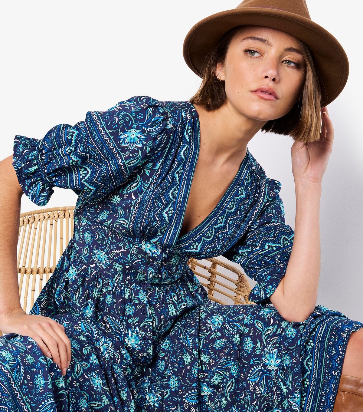 Apricot Women's Blue Floral Border Print Midi Shirt Dress Apricot New Look - 2