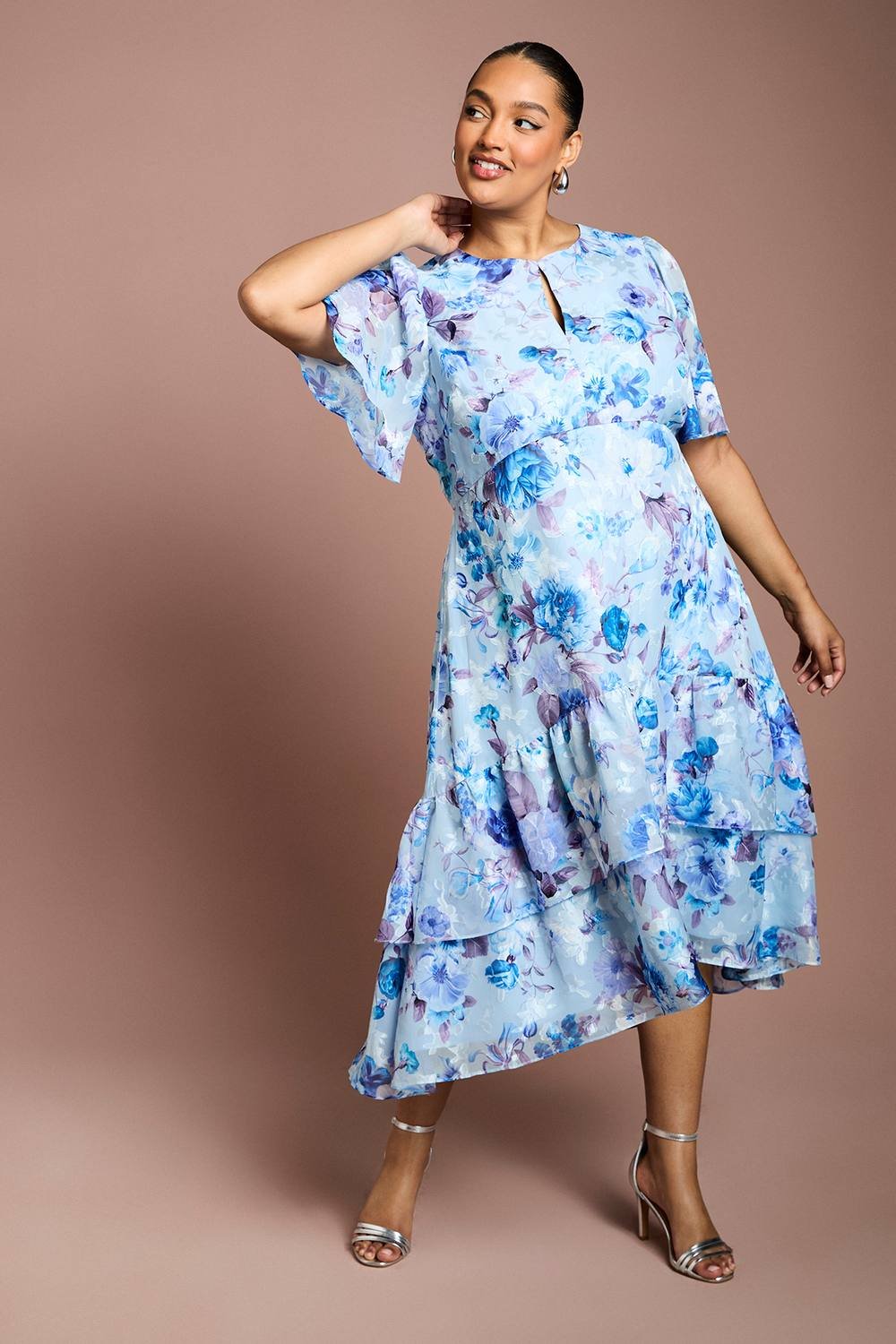 Coast Coast Women's Plus Floral Print Tiered Midi Dress in Blue - 2