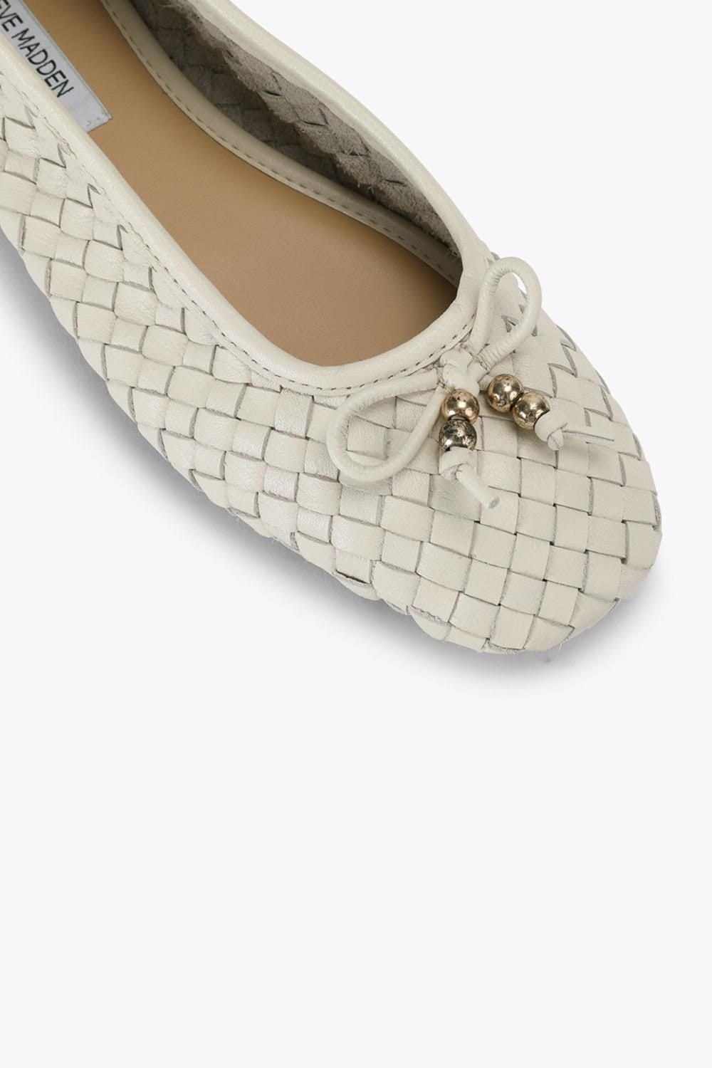 Steve Madden STEVE MADDEN Women's 'Divy White' Leather Flats in Cream - 4