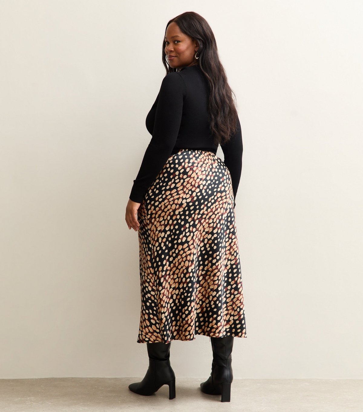 New Look Women's Plus Size Black Spot Print Satin Bias Cut Midi Skirt Curves New Look - 4