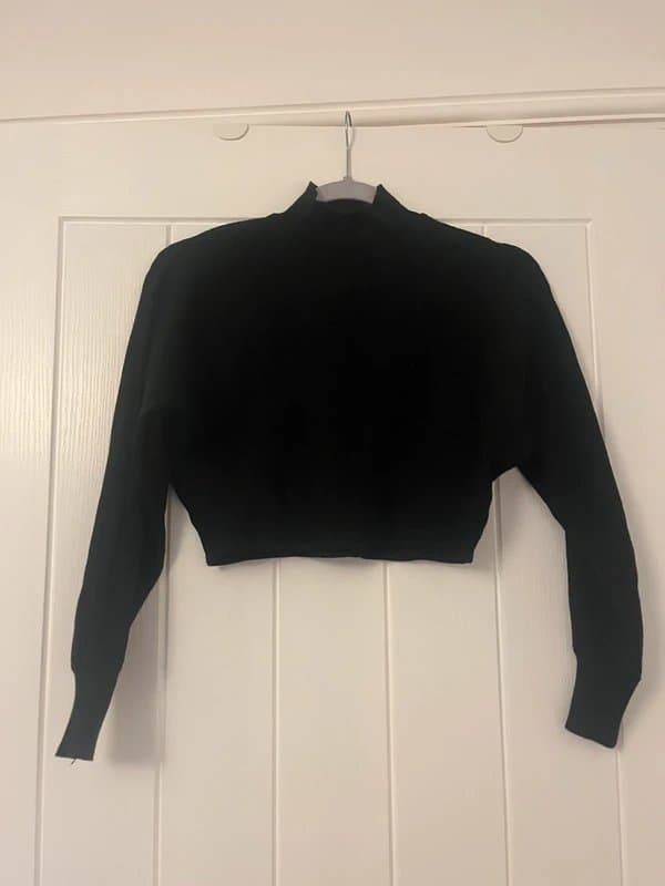 New Look Cropped Black Jumper