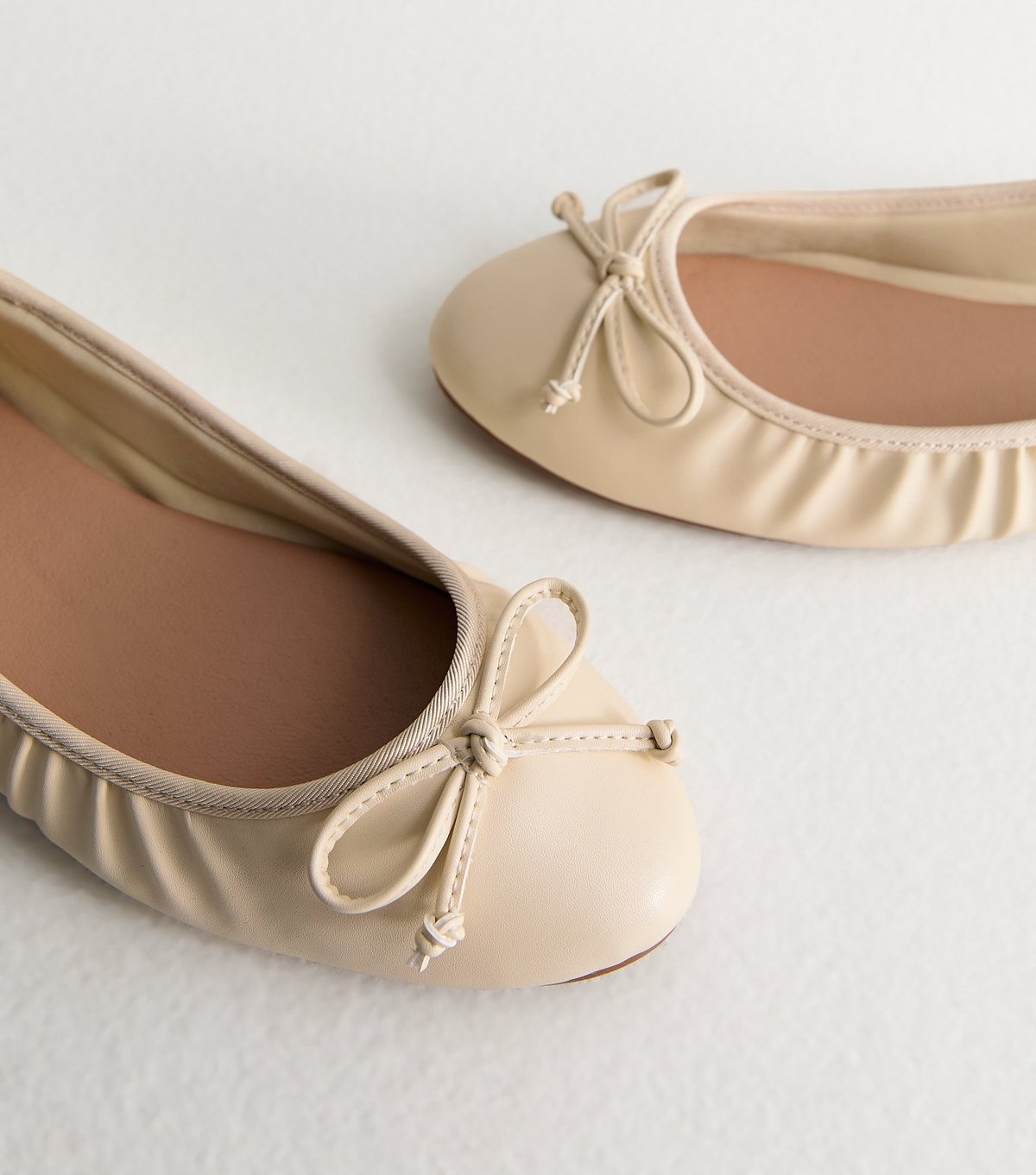 New Look Women's Off White Faux Leather Ruched Ballerina Pumps Vegan New Look - 3