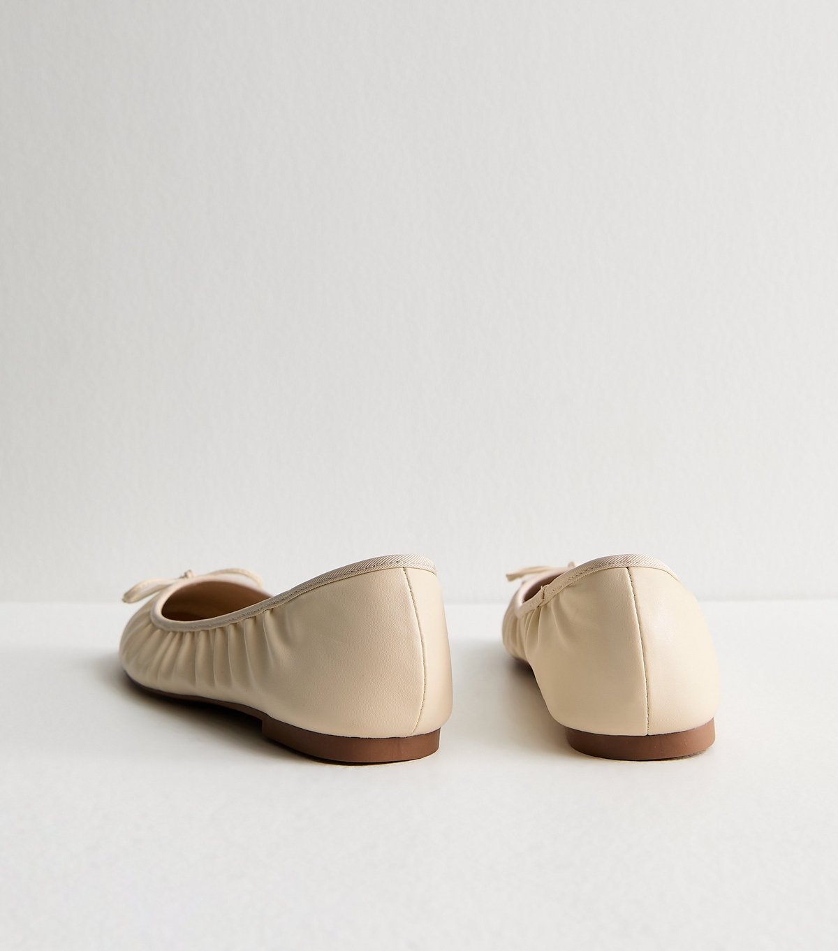 New Look Women's Off White Faux Leather Ruched Ballerina Pumps Vegan New Look - 4