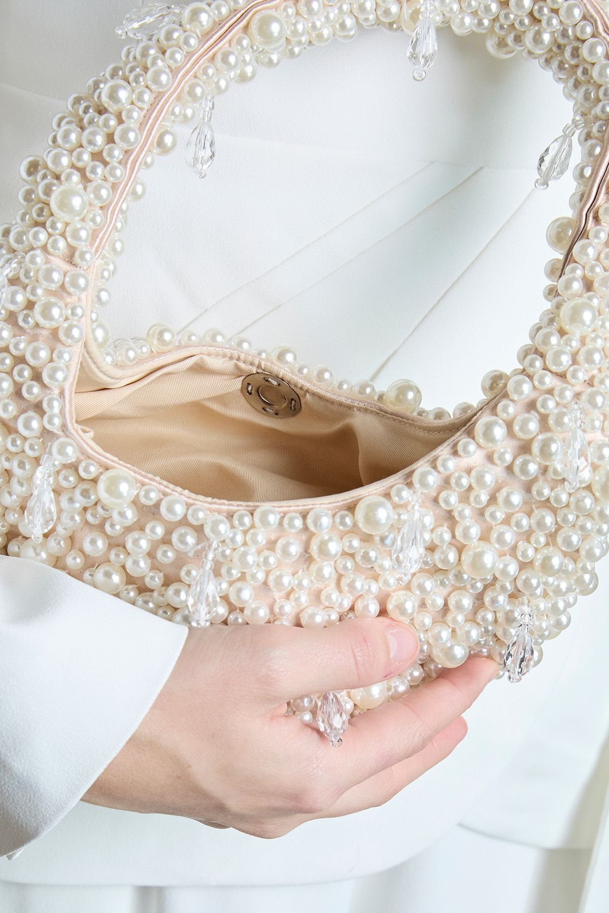 Coast Coast Women's Katie Pearl Detail Shaped Shoulder Bag in Champagne - 3