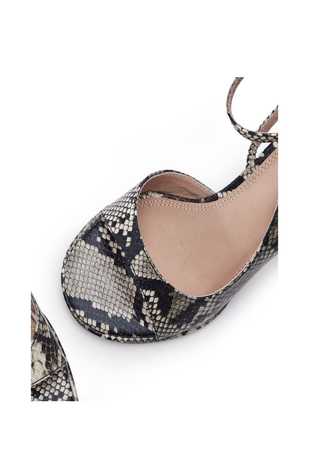 Moda In Pelle Moda In Pelle Women's 'Manella' Snake Print Heeled Sandals in Grey - 4