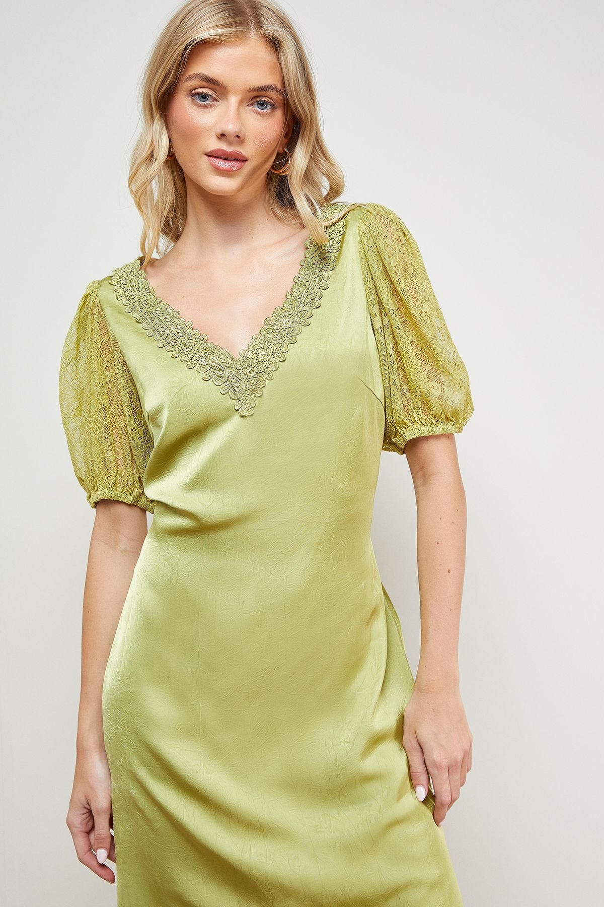 Oasis Oasis Women's Plain Lace Frill Detail Puff Sleeve Midi Dress in Chartreuse - 3