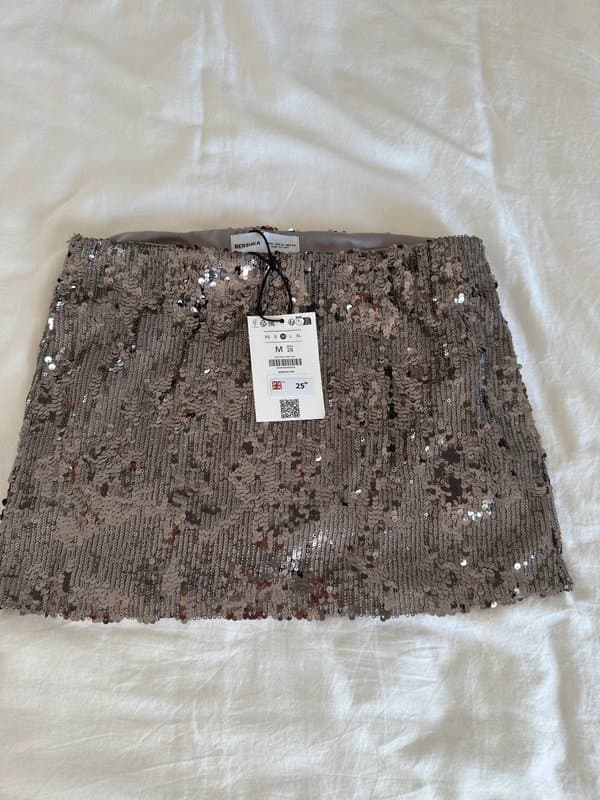 Bershka Bershka silver sequin mini skirt