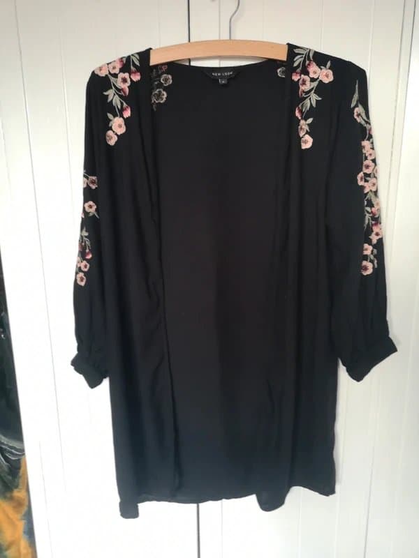 New Look Long black floral embroidered bolero size 6