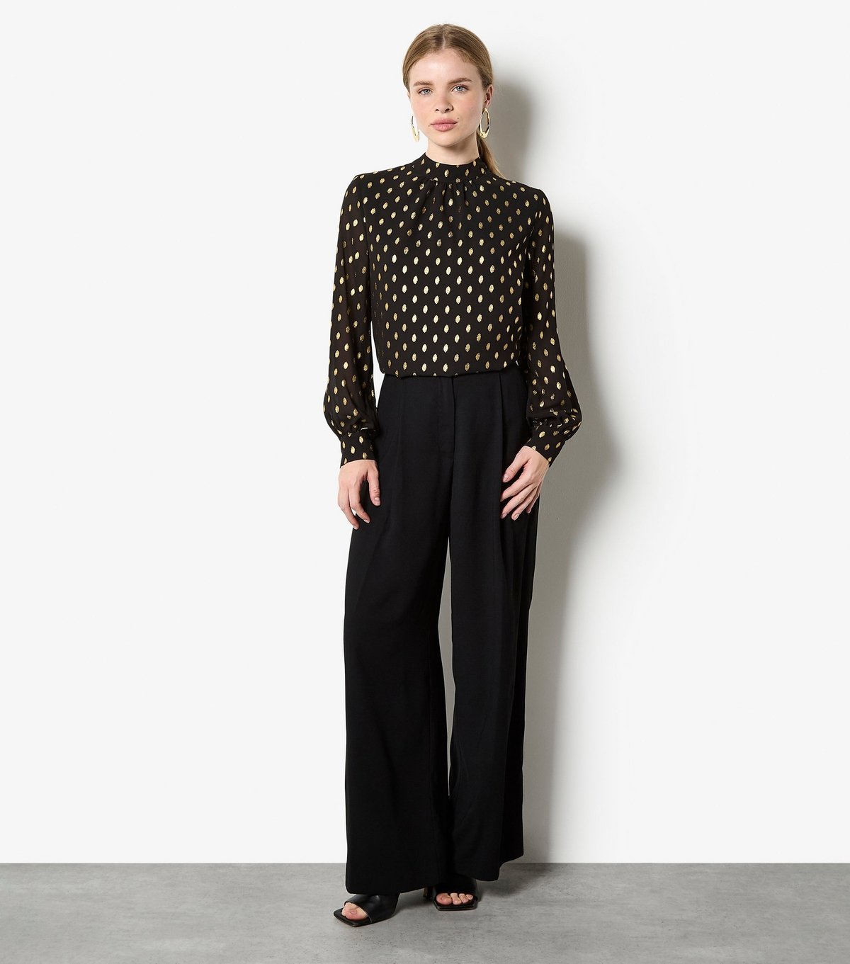 Apricot Women's Black Foil Print High Neck Top Apricot New Look - 2