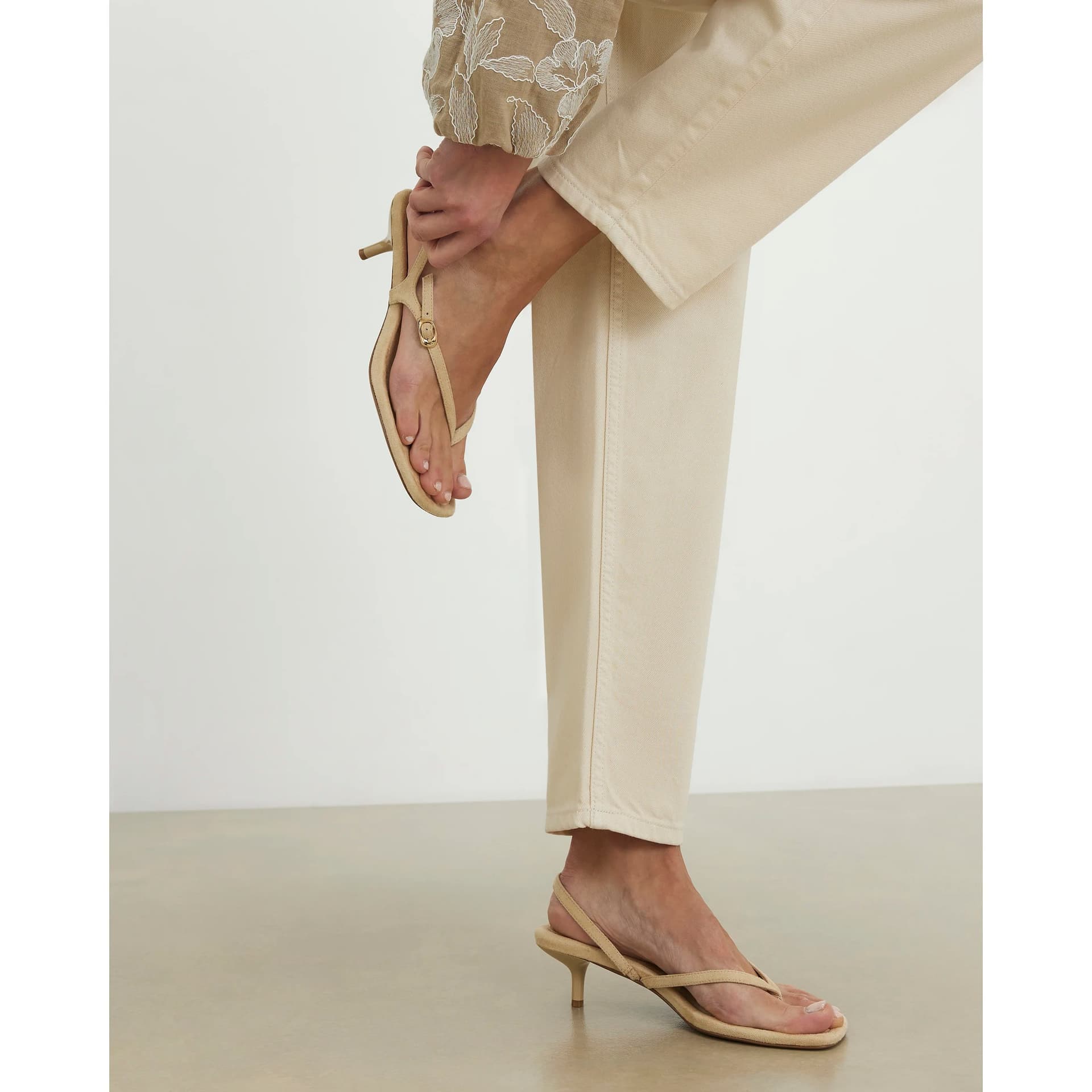 River Island River Island Womens Beige Wide Fit Toe Thong Low Heel Sandal