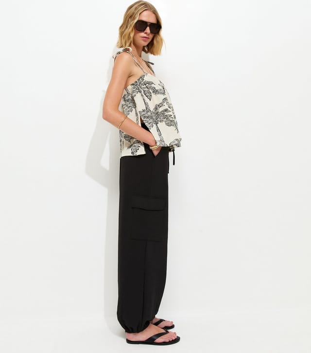 New Look Women's Black Cargo Style Cuffed Trousers New Look - 3