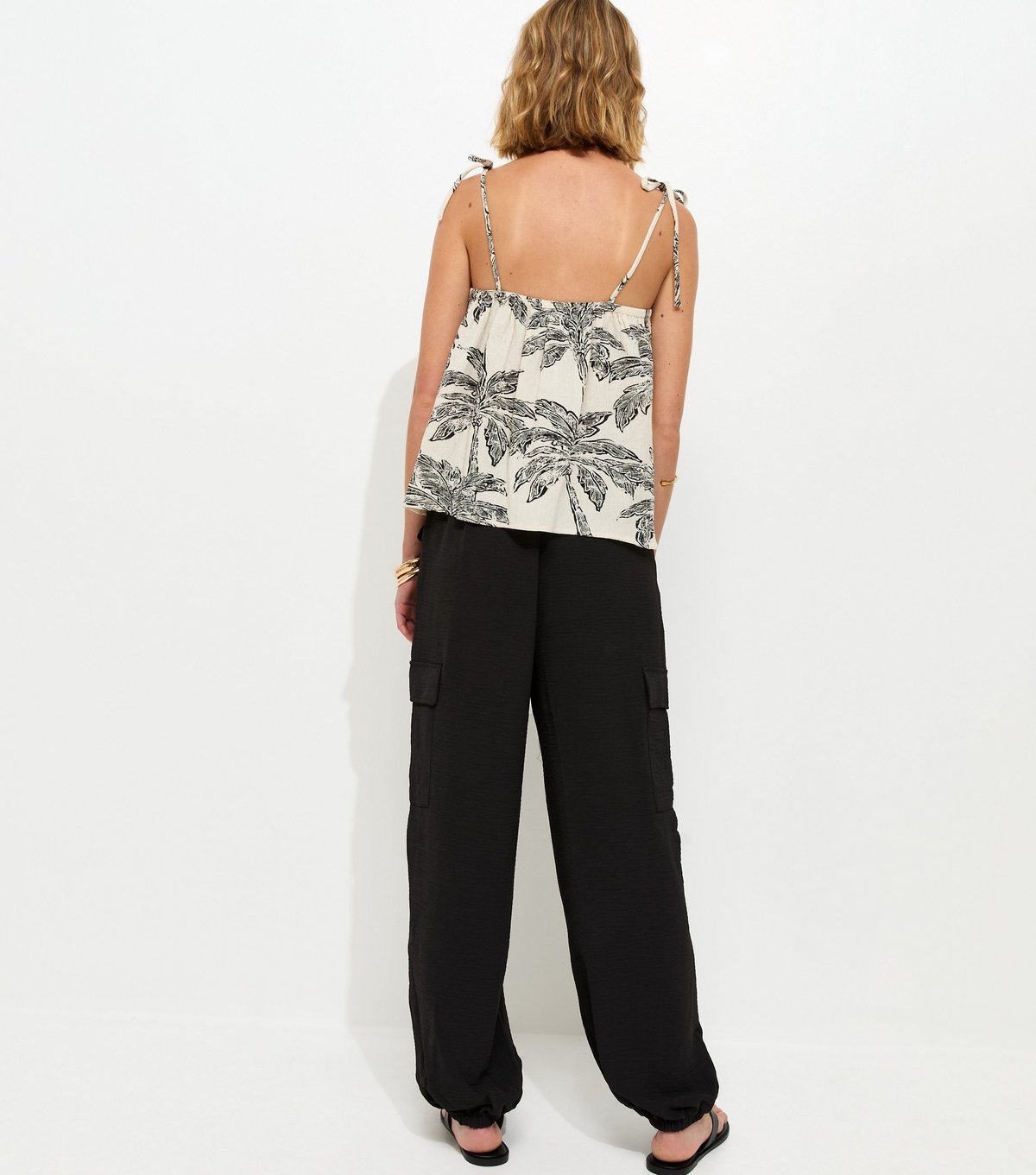 New Look Women's Black Cargo Style Cuffed Trousers New Look - 4