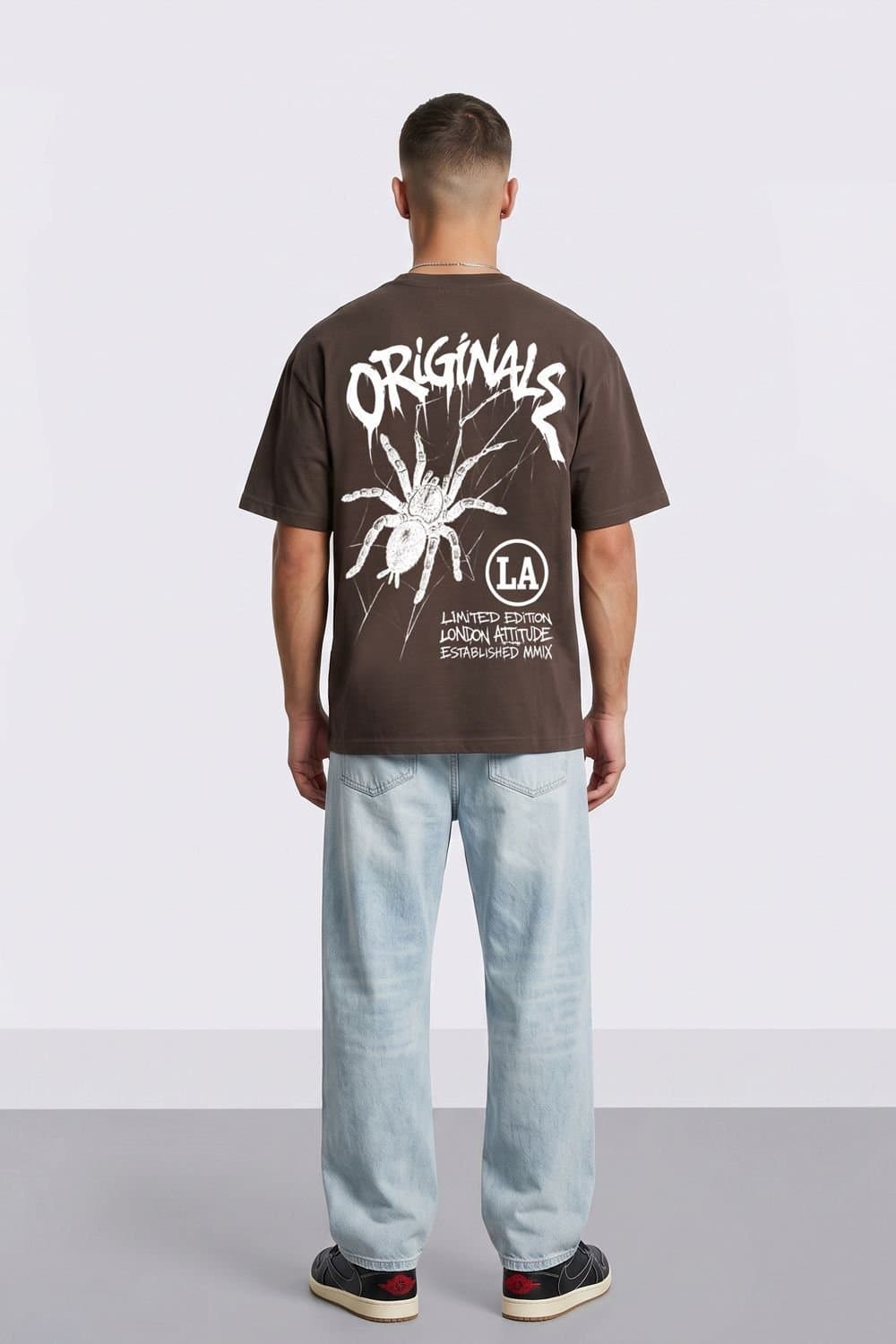 LONDON ATTITUDE LONDON ATTITUDE Men's Originals Oversized Heavyweight Spider Graphic T-Shirt in Chocolate