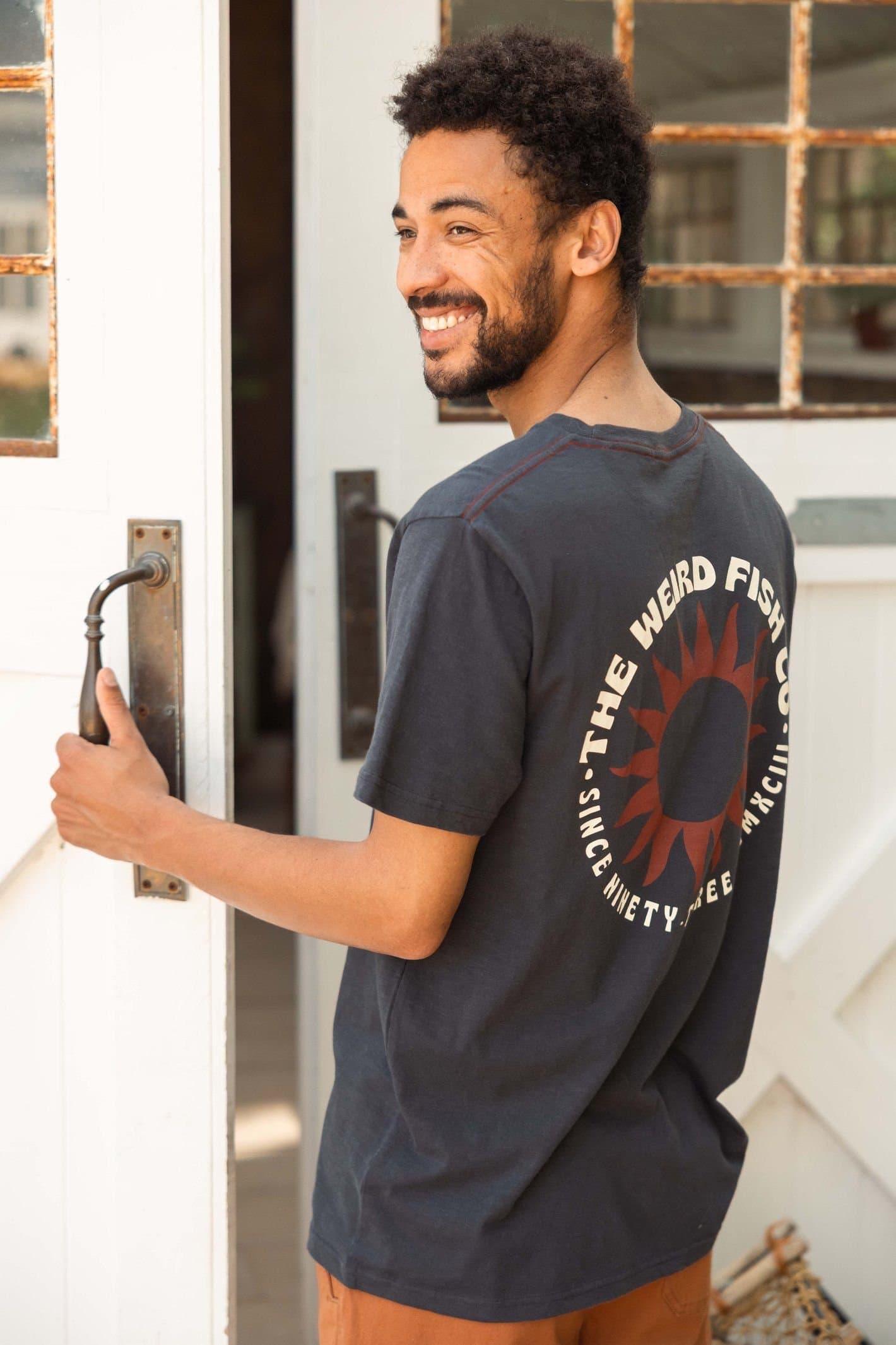 Weird Fish Weird Fish Men's Sun Beam Graphic T-Shirt in Charcoal