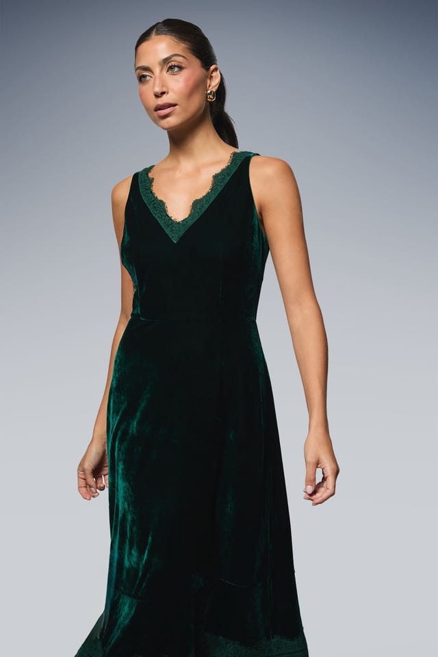 Wallis Wallis Women's Velvet Lace Insert Midi Dress in Emerald - 2