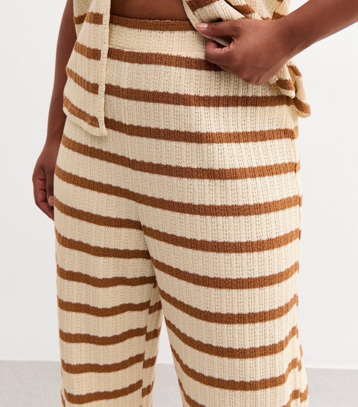 New Look Women's Plus Size Cream Textured Striped Trousers Curves New Look - 2