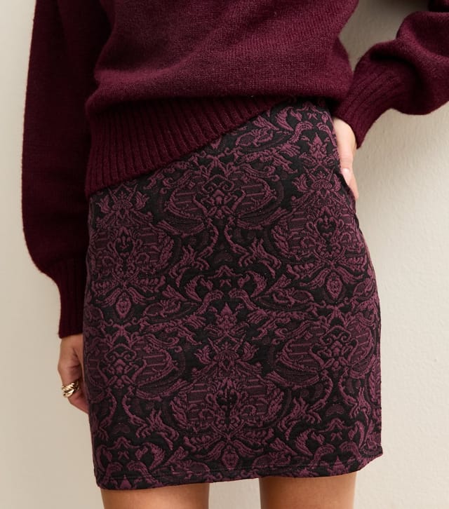 New Look Women's Burgundy Baroque Pattern Jersey Mini Skirt New Look - 2