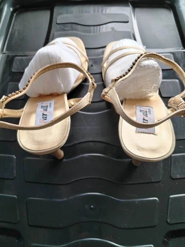 Farfalla gold dimontie sandals