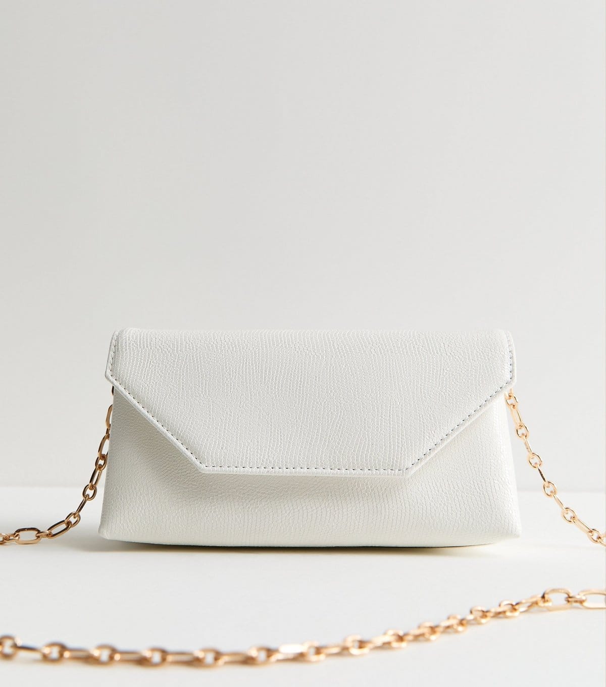 New Look White Lizard Effect Faux Leather Clutch New Look - 1