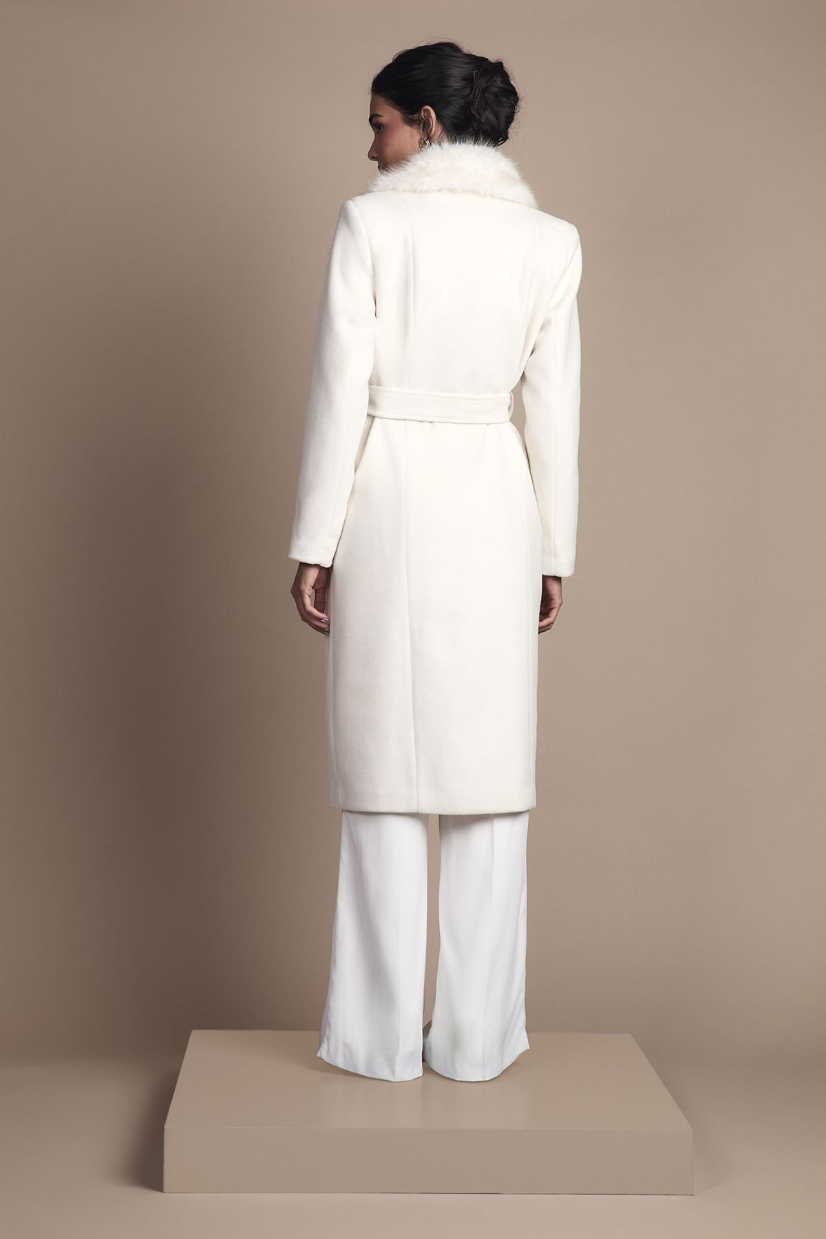 Coast Coast Women's Ivory Faux Fur Collar Occasion Belted Midi Coat - 3