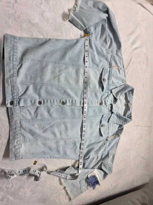 Vintage Dressing Oversized Light Wash Denim Jacket short sleeve Distressed UK 18–20