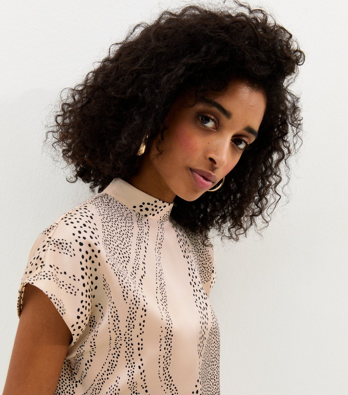 New Look Women's Cream Satin Swirly Print High Neck Blouse New Look - 2