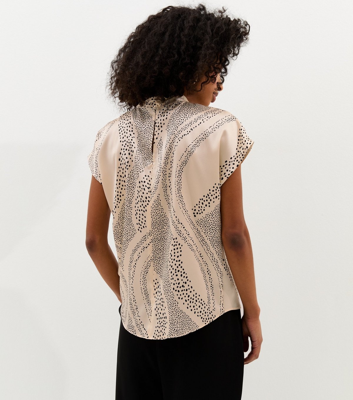 New Look Women's Cream Satin Swirly Print High Neck Blouse New Look - 4