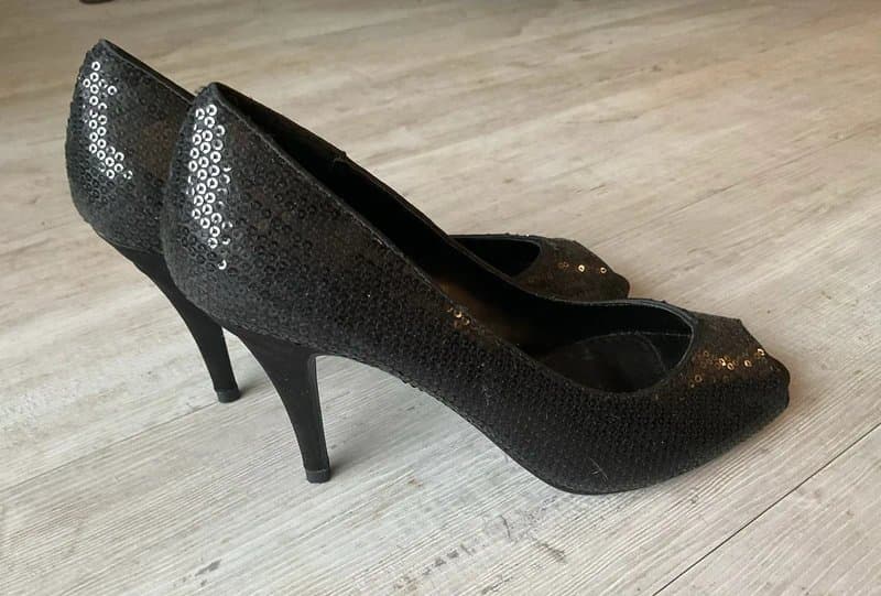 New Look Black new sequin heels shoe size 5