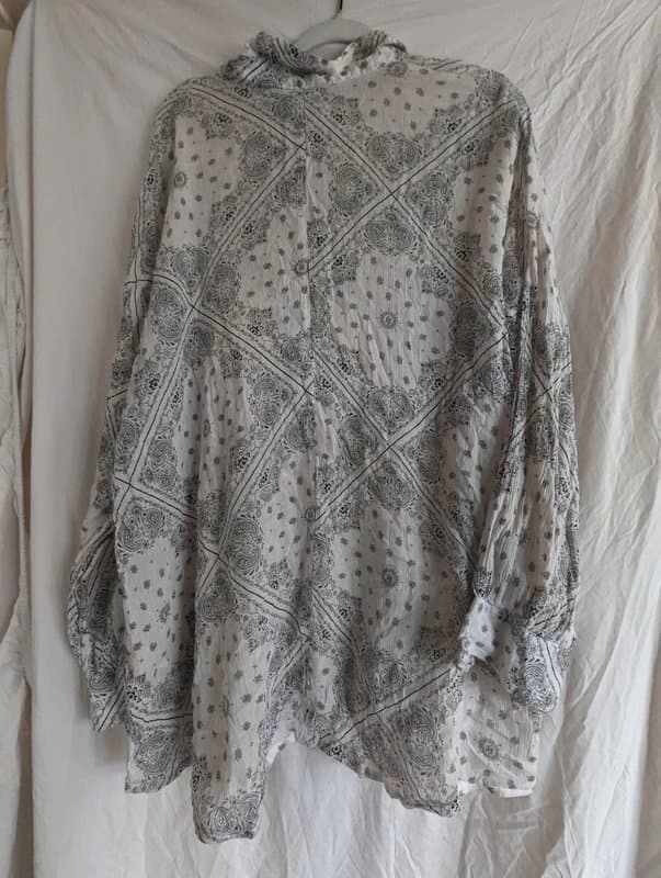 ASOS Beautiful Y2K bandana print shirt oversized asos white black beach cover up kimono
