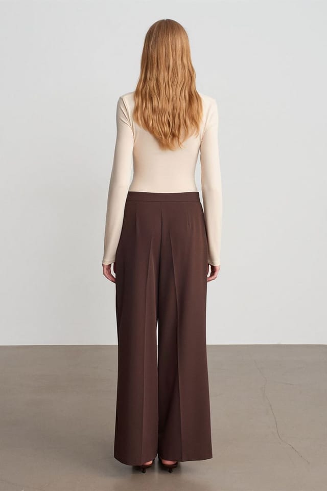 Dilvin Dilvin Women's Wide-leg Belted Crepe Trousers in Chocolate - 2