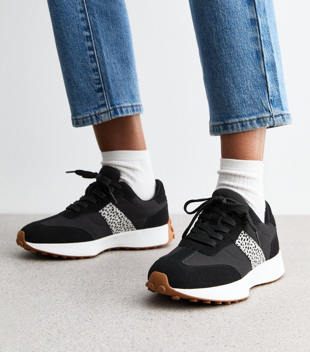 New Look Women's Black Leopard Print Panel Suedette Trainers New Look - 2