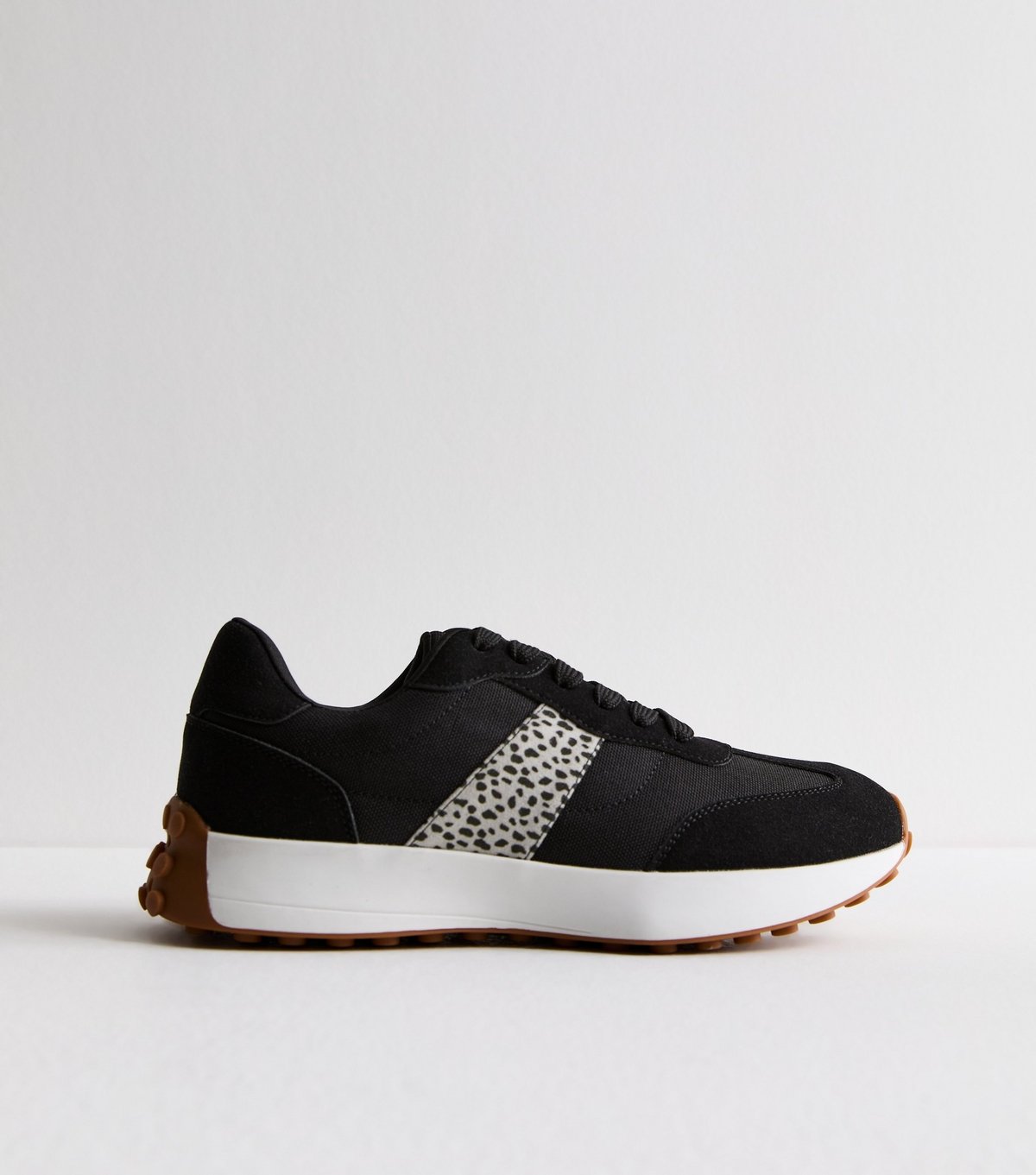 New Look Women's Black Leopard Print Panel Suedette Trainers New Look - 3