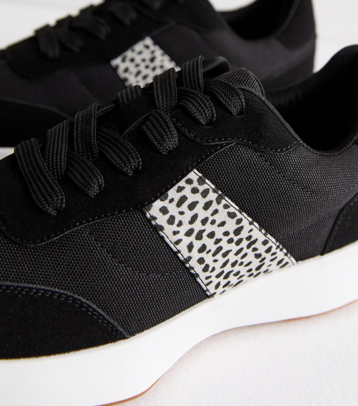 New Look Women's Black Leopard Print Panel Suedette Trainers New Look - 4
