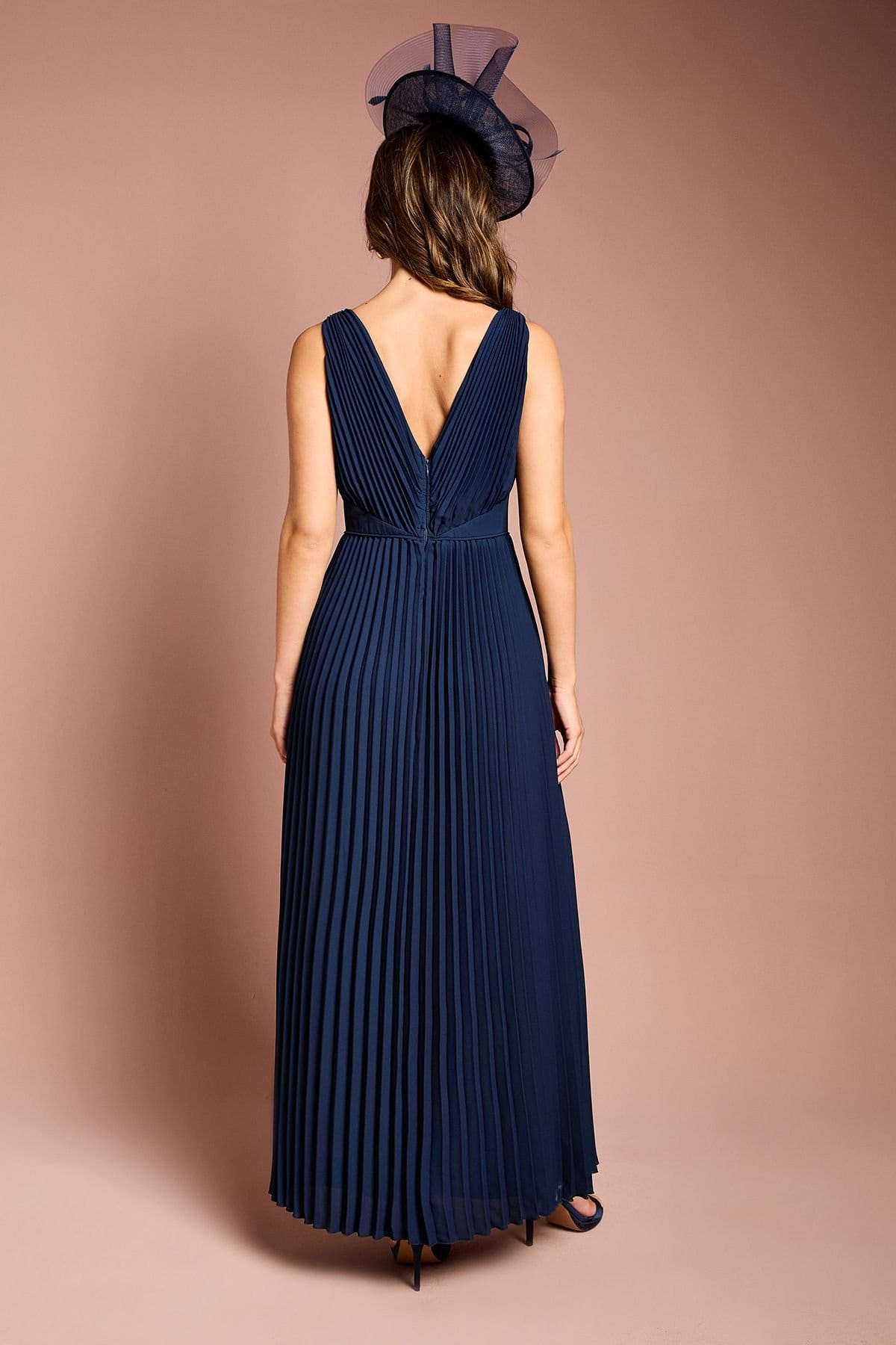 Coast Coast Women's Pleated Plunge Neck Maxi Bridesmaid Dress in Navy - 4