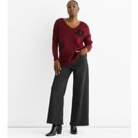 Gini London Women's Light Burgundy Flower V-Neck Jumper Gini London New Look