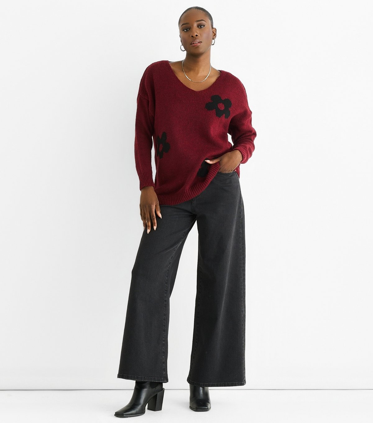 Gini London Women's Light Burgundy Flower V-Neck Jumper Gini London New Look - 2