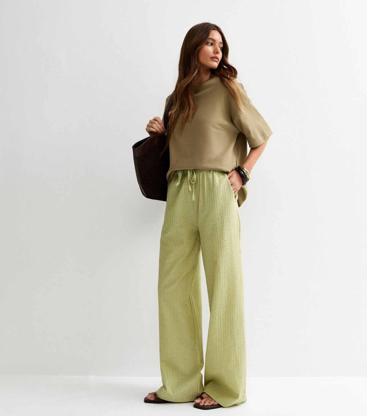 New Look Women's Green Striped Seersucker Wide Leg Trousers New Look - 2