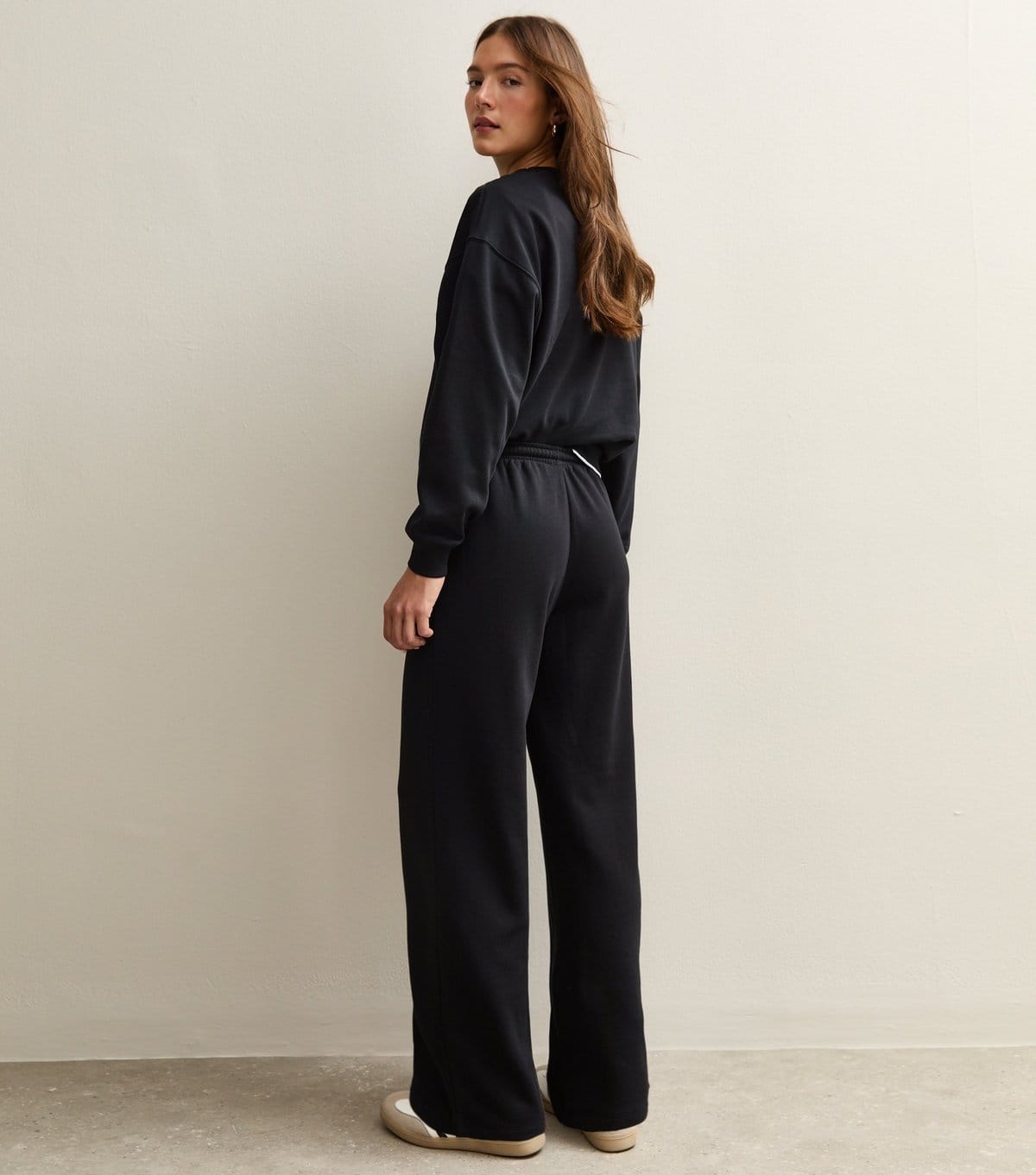 New Look Women's Black Drawstring Wide Leg Joggers New Look - 4