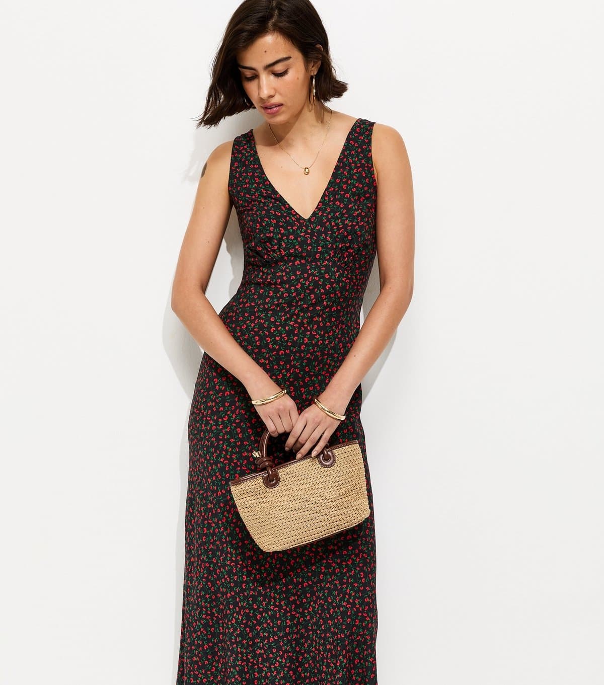 New Look Women's Black Rose Print V-Neck Midi Dress New Look