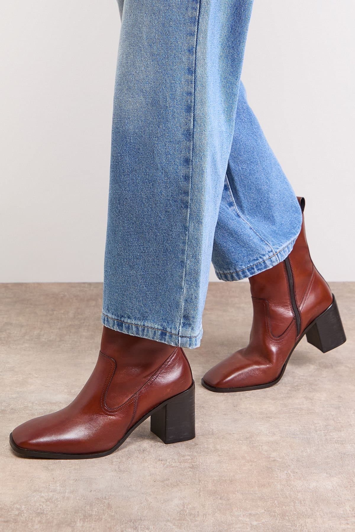 Oasis Oasis Women's Lauren Leather Chelsea Boots in Dark Tan