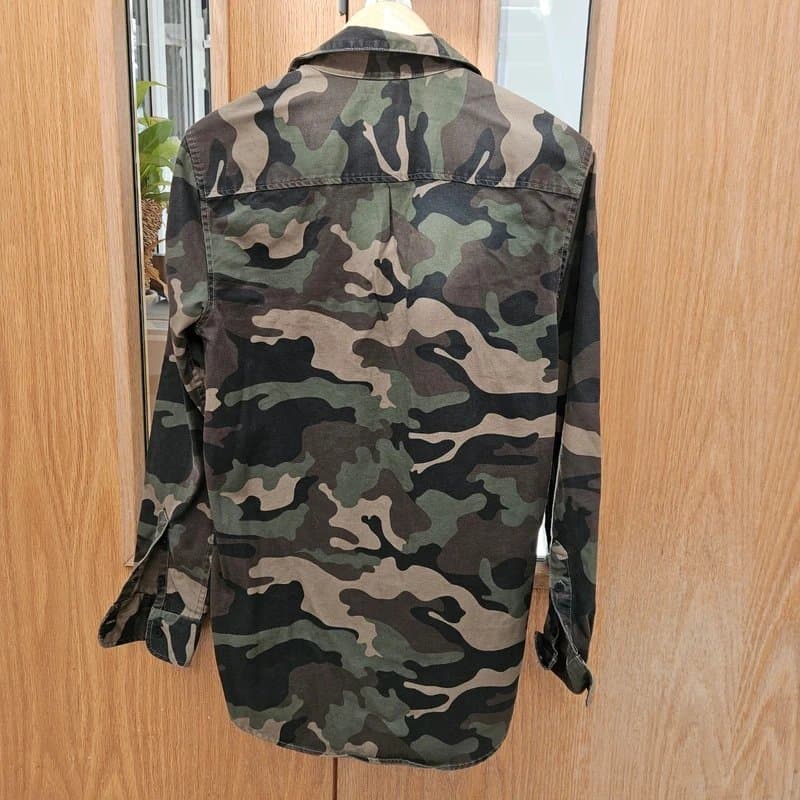 Bershka Bershka men's camo shirt shacket size small cotton
