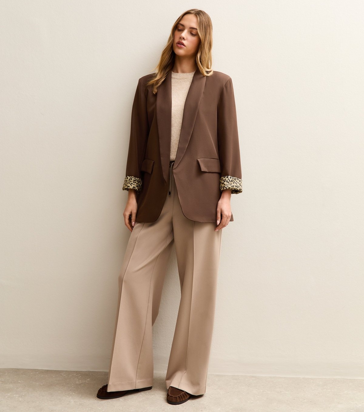 Gini London Women's Mid Brown Contrast Cuff Blazer Gini London New Look - 3