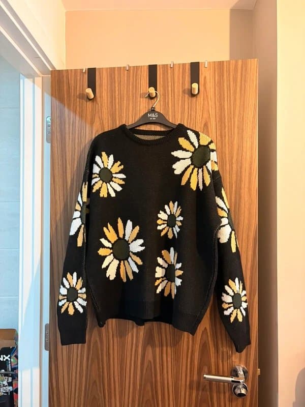 ASOS ASOS daisy flower knit jumper