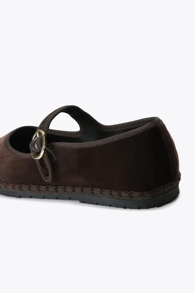Steve Madden STEVE MADDEN Women's 'Velma Brown' Velvet Flats in Brown - 3