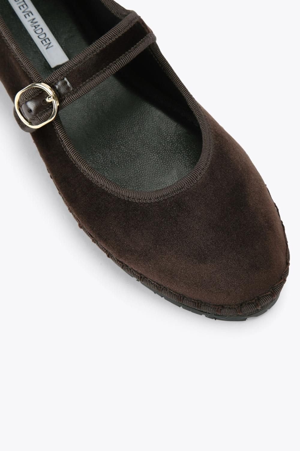 Steve Madden STEVE MADDEN Women's 'Velma Brown' Velvet Flats in Brown - 4